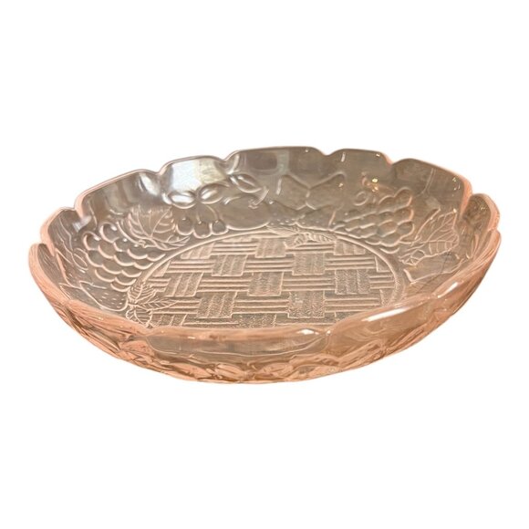 Vintage Pink Glass Bowl W/ Fruit & Basket Weave Design 1.5" Tall 7.5" Diameter S - Picture 1 of 4